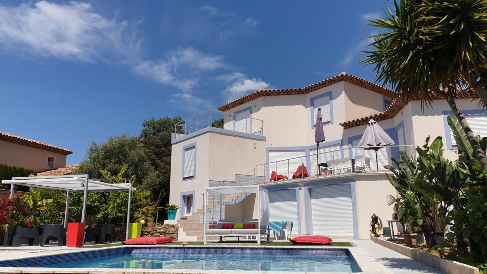 לה קיוטאט Villa Andalucia, Pisc Chauf Mai A Sept מראה חיצוני תמונה